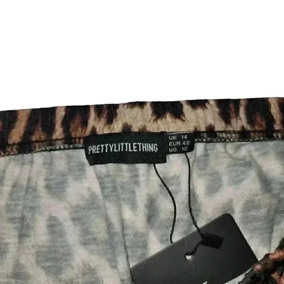 PrettyLittleThing Brown Leopard Print Split Mini Skirt for Sexy Looking Girls - Picture 5 of 9
